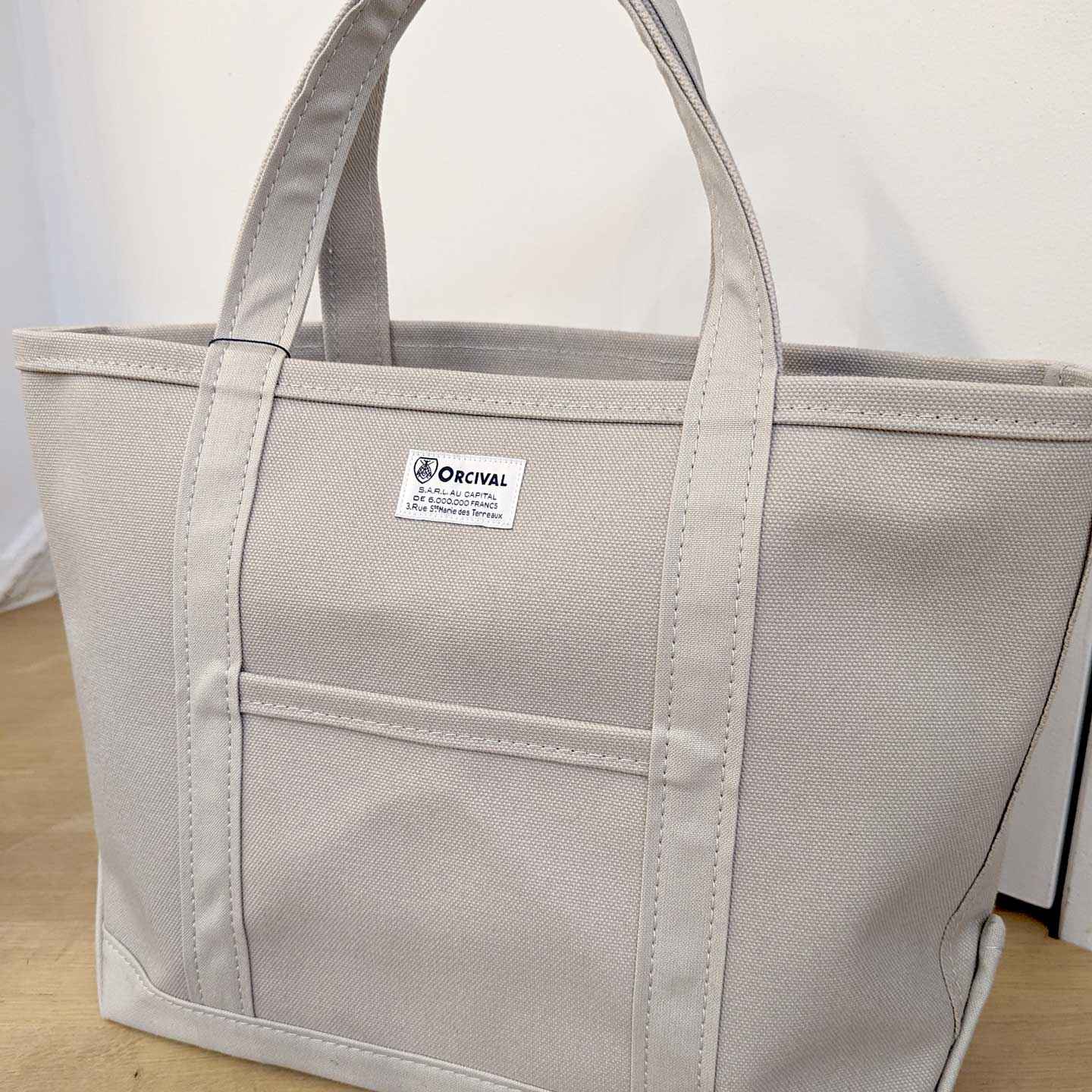 Le tote-bag Ice Grey, format moyen de Orcival